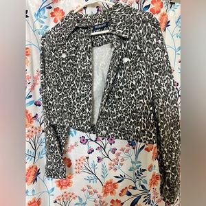 BLUE SPICE CROPPED CHEETAH PRINT JACKET SIZE LARGE